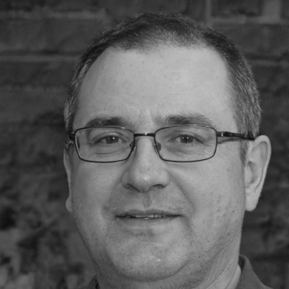 Instructor especializado en estrategias de contenido